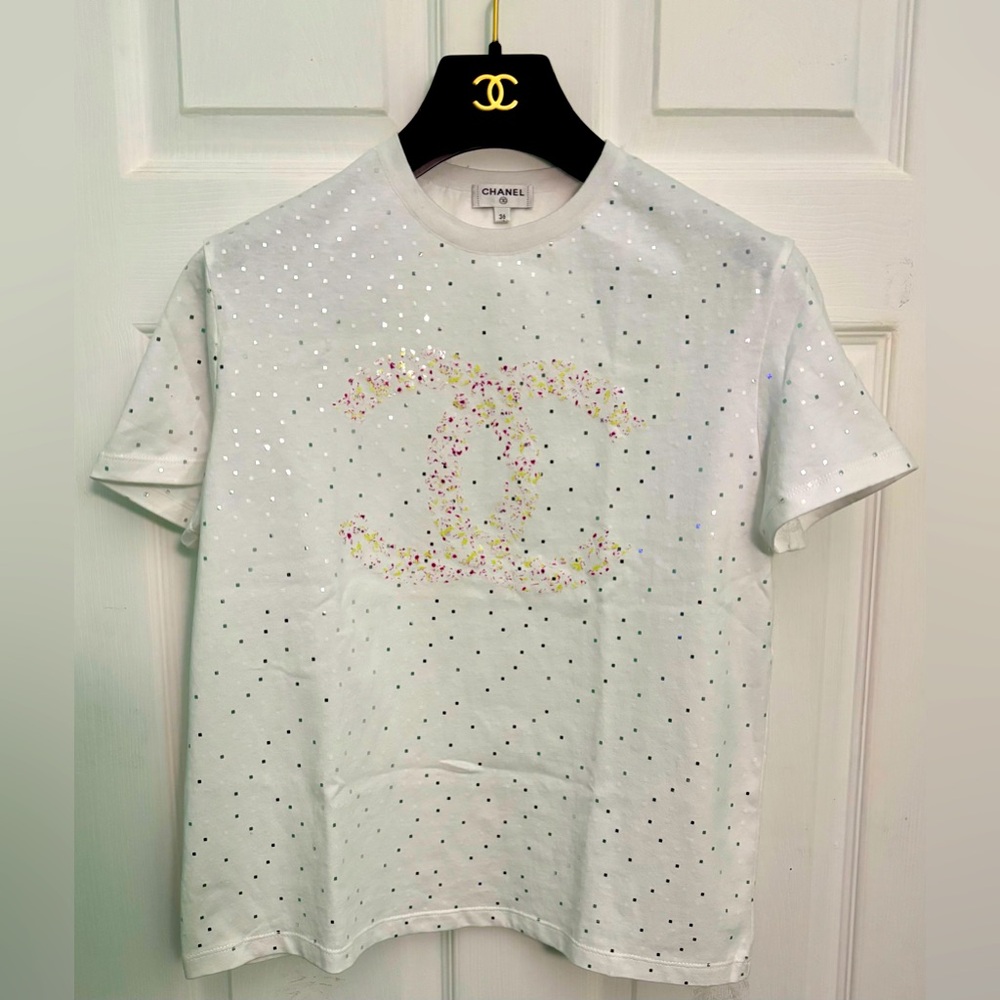 CHANEL CC Floral Monogram Top Confetti. Exclusive!
Sz 36